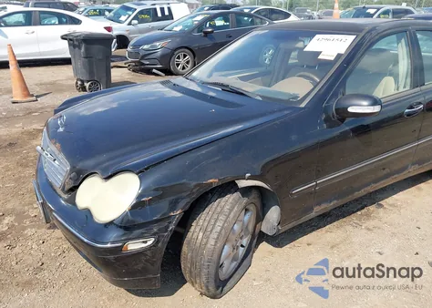 2002 Mercedes-Benz C 240 from USA, damaged, VIN WDBRF61J22E005317